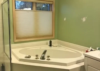 Before Bathroom Redo, showing old whirlpool tub